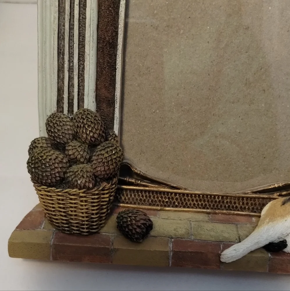 Hand Painted Charming Cat-Themed Mantelpiece Frame/Wall Decor
